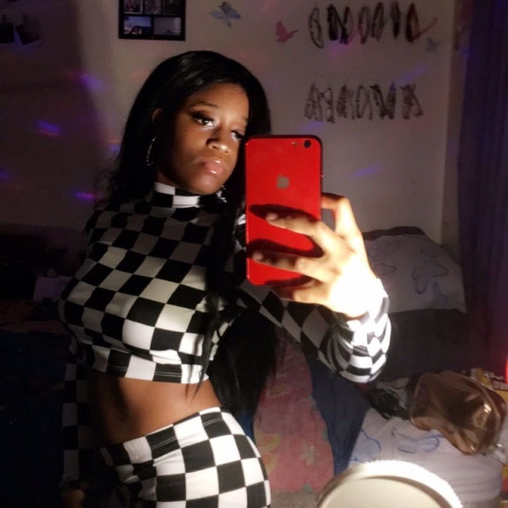 Meet your Posher, Sweetz